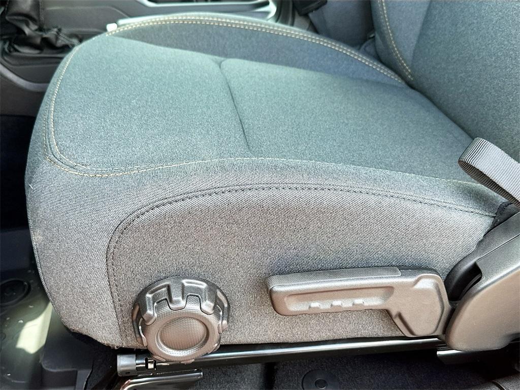 new 2025 Jeep Wrangler car, priced at $46,485