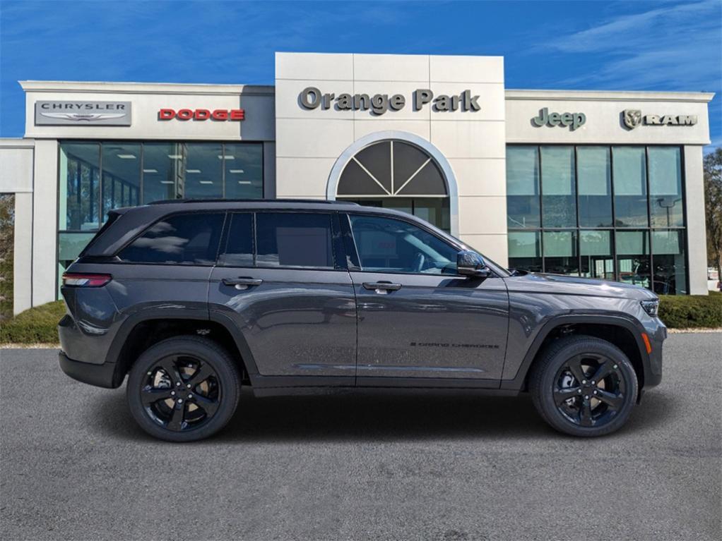 new 2024 Jeep Grand Cherokee car, priced at $36,405