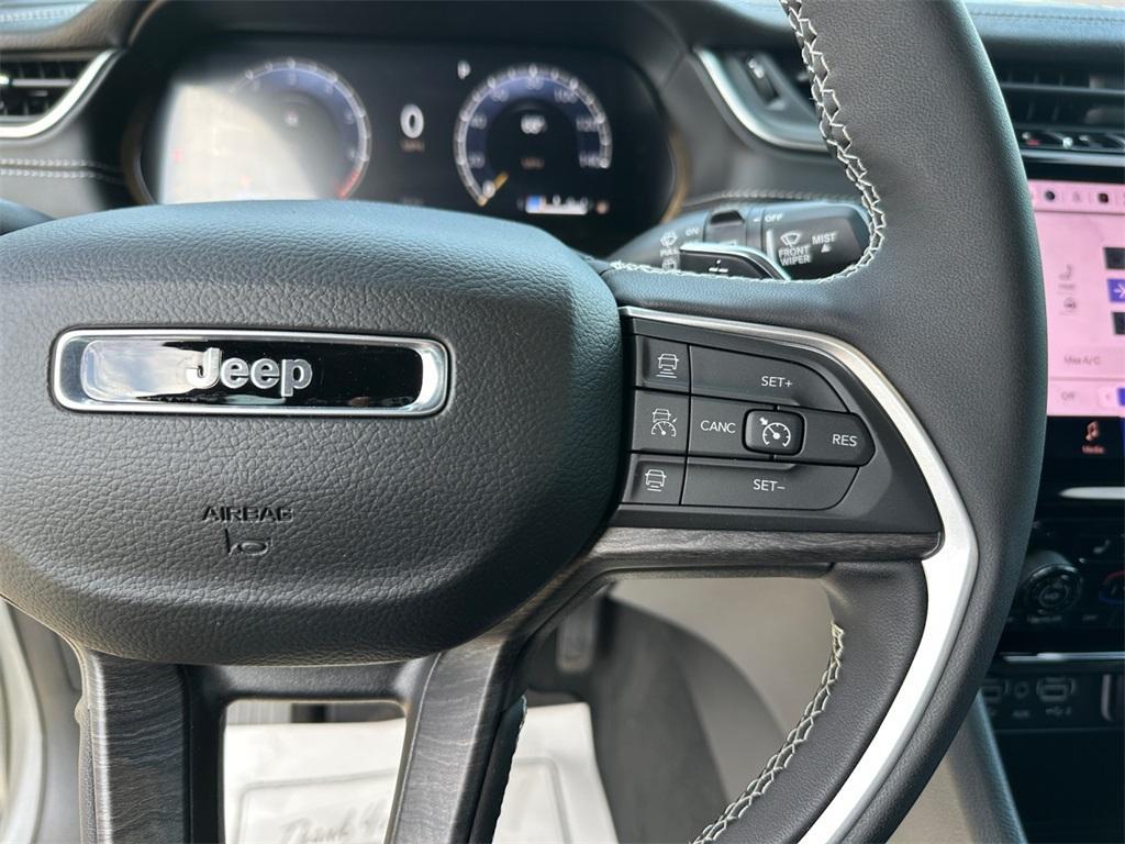 new 2025 Jeep Grand Cherokee car, priced at $39,114