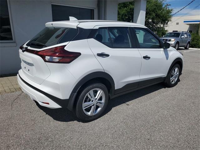 new 2025 Nissan Kicks Play car, priced at $23,760