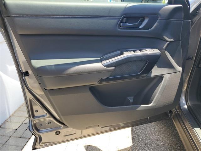 new 2025 Nissan Pathfinder car, priced at $39,000