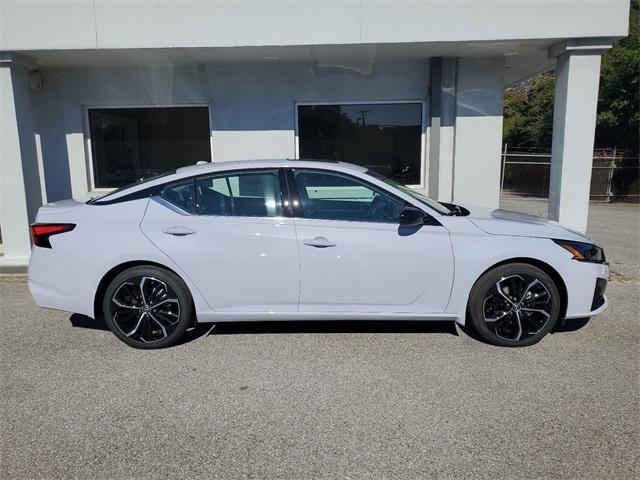 new 2025 Nissan Altima car, priced at $33,395