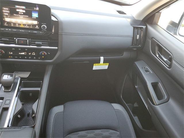 new 2025 Nissan Pathfinder car, priced at $39,400