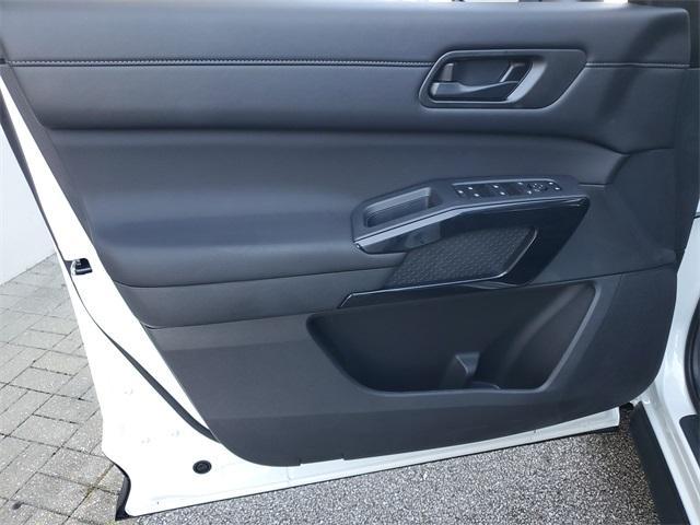 new 2025 Nissan Pathfinder car, priced at $39,400