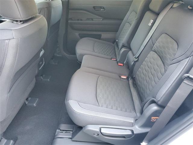 new 2025 Nissan Pathfinder car, priced at $39,400