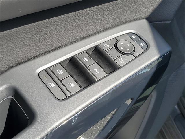 new 2025 Nissan Pathfinder car, priced at $43,890