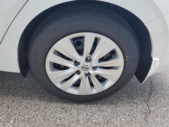 new 2025 Nissan Sentra car, priced at $23,335