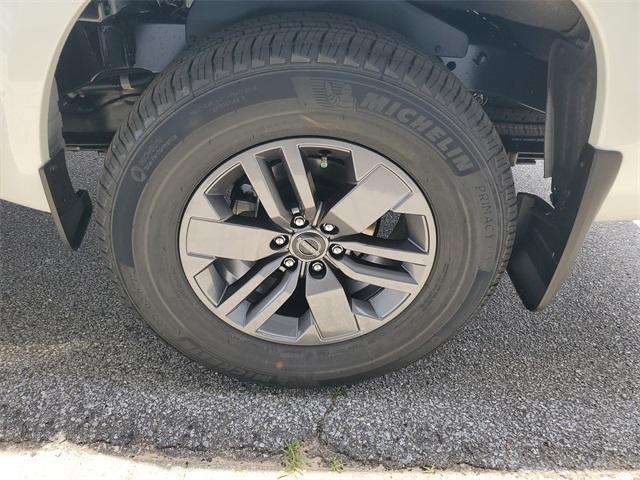 new 2025 Nissan Frontier car, priced at $39,925