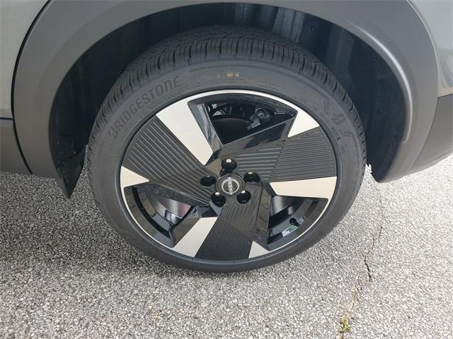 new 2025 Nissan Kicks car, priced at $27,950