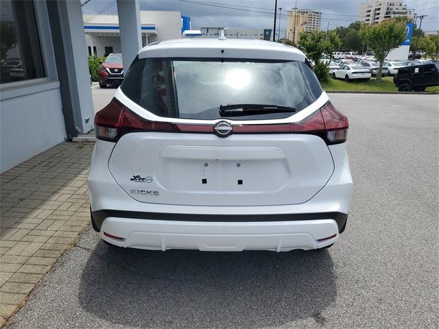 new 2025 Nissan Kicks Play car, priced at $23,850
