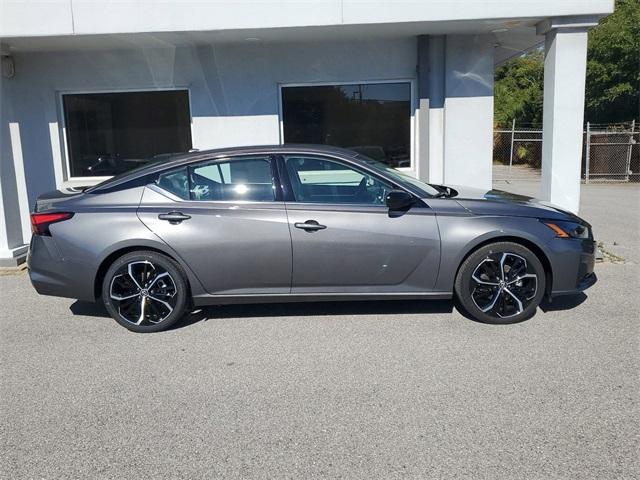 new 2025 Nissan Altima car, priced at $29,995