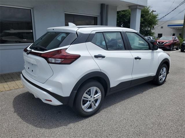 new 2025 Nissan Kicks Play car, priced at $23,960