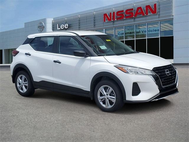 new 2025 Nissan Kicks Play car, priced at $23,960