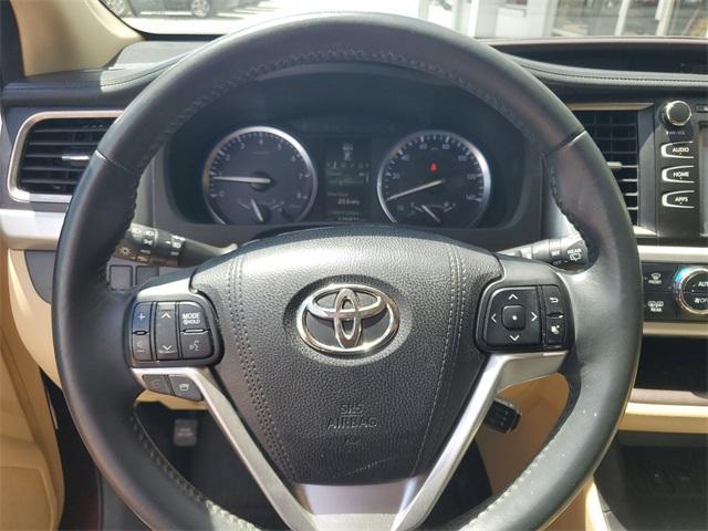 used 2016 Toyota Highlander car, priced at $18,900