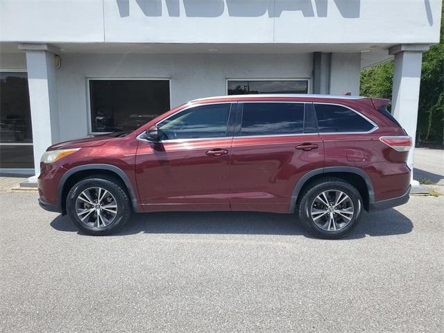 used 2016 Toyota Highlander car, priced at $18,900