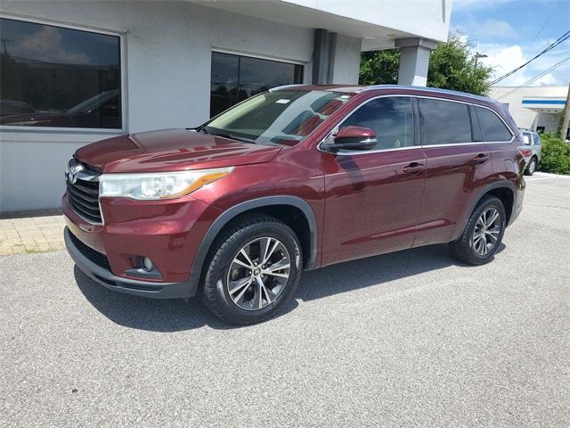 used 2016 Toyota Highlander car, priced at $18,900