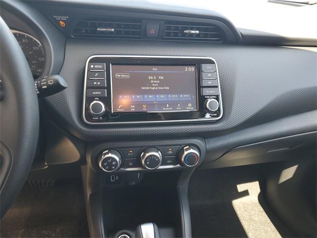 new 2025 Nissan Kicks Play car, priced at $23,275