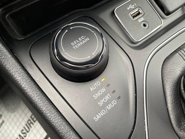 used 2019 Jeep Cherokee car, priced at $14,995