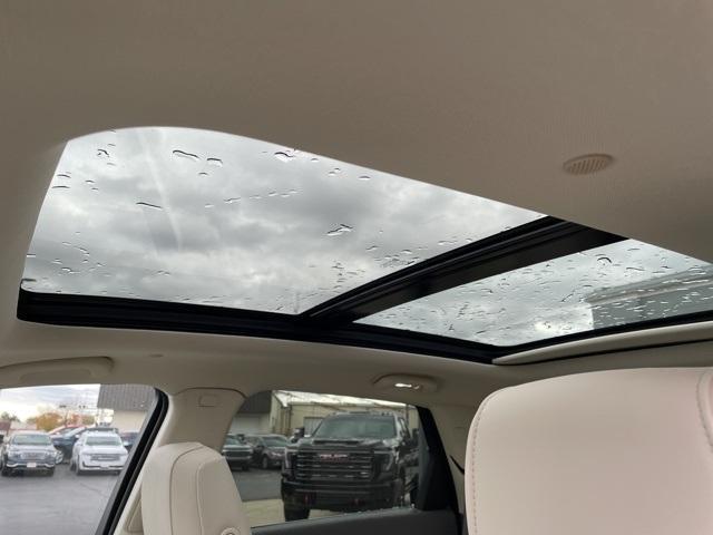 new 2025 Cadillac XT5 car, priced at $60,090