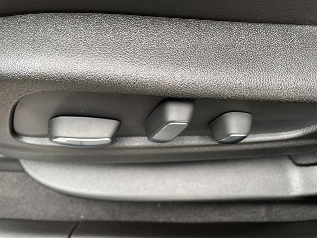 new 2025 Cadillac XT5 car, priced at $53,090