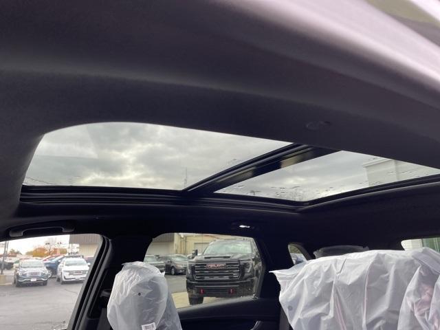 new 2025 Cadillac XT5 car, priced at $53,090