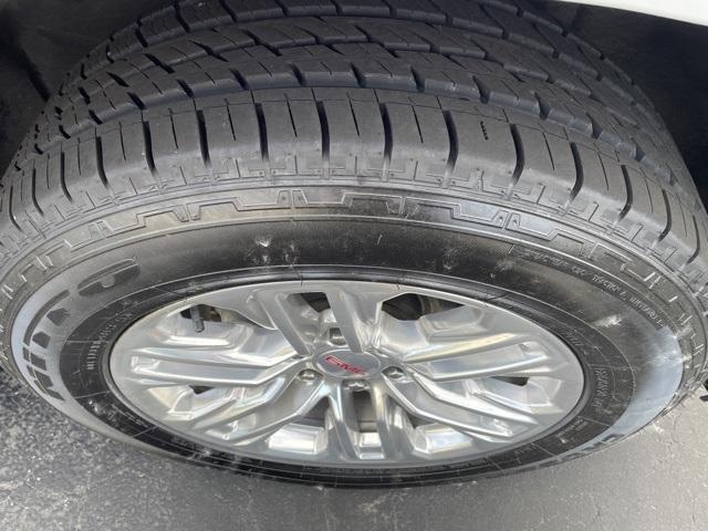 used 2021 GMC Yukon car, priced at $44,674