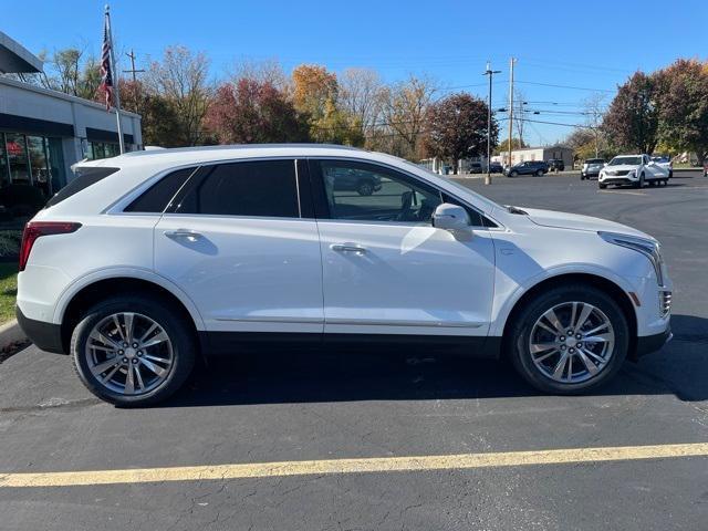 new 2025 Cadillac XT5 car, priced at $59,990