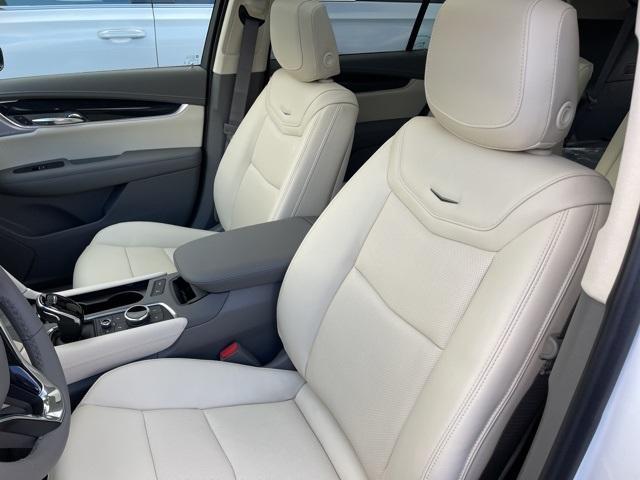 new 2025 Cadillac XT6 car, priced at $62,590