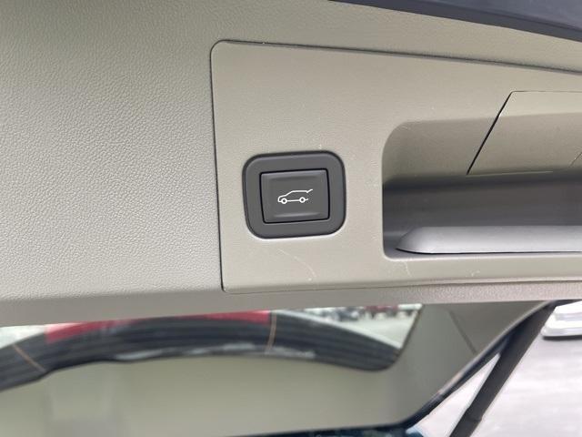 new 2025 Cadillac XT5 car, priced at $59,490