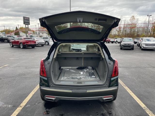 new 2025 Cadillac XT5 car, priced at $59,490