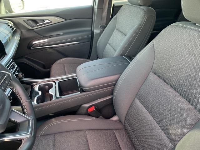 used 2025 Chevrolet Traverse car, priced at $36,995