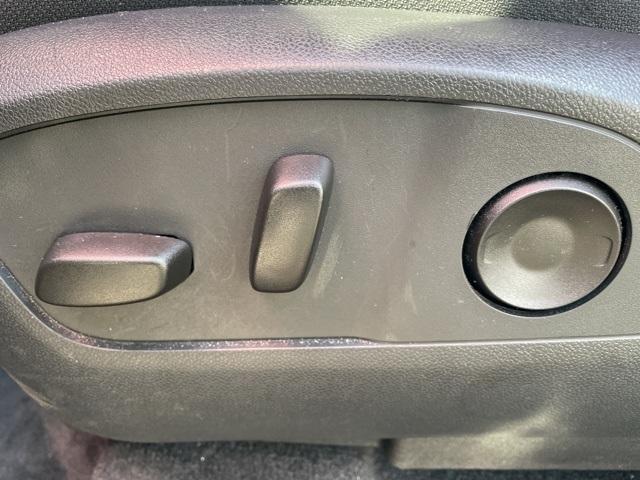 used 2025 Chevrolet Traverse car, priced at $36,995