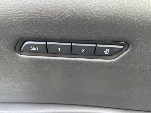 used 2023 Cadillac XT6 car, priced at $37,977