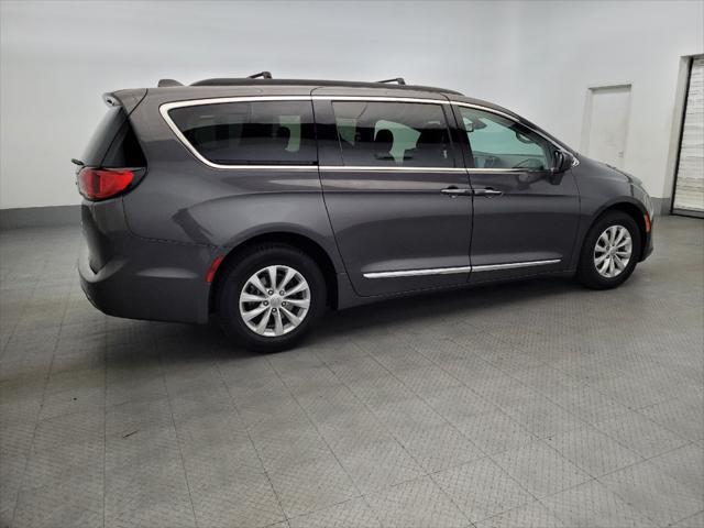 used 2017 Chrysler Pacifica car, priced at $13,995
