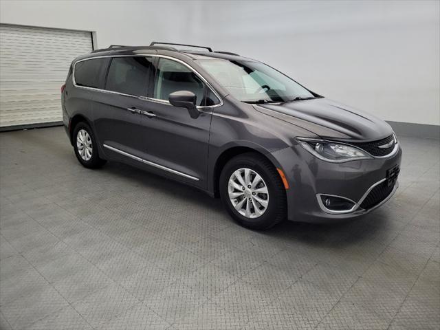 used 2017 Chrysler Pacifica car, priced at $13,995
