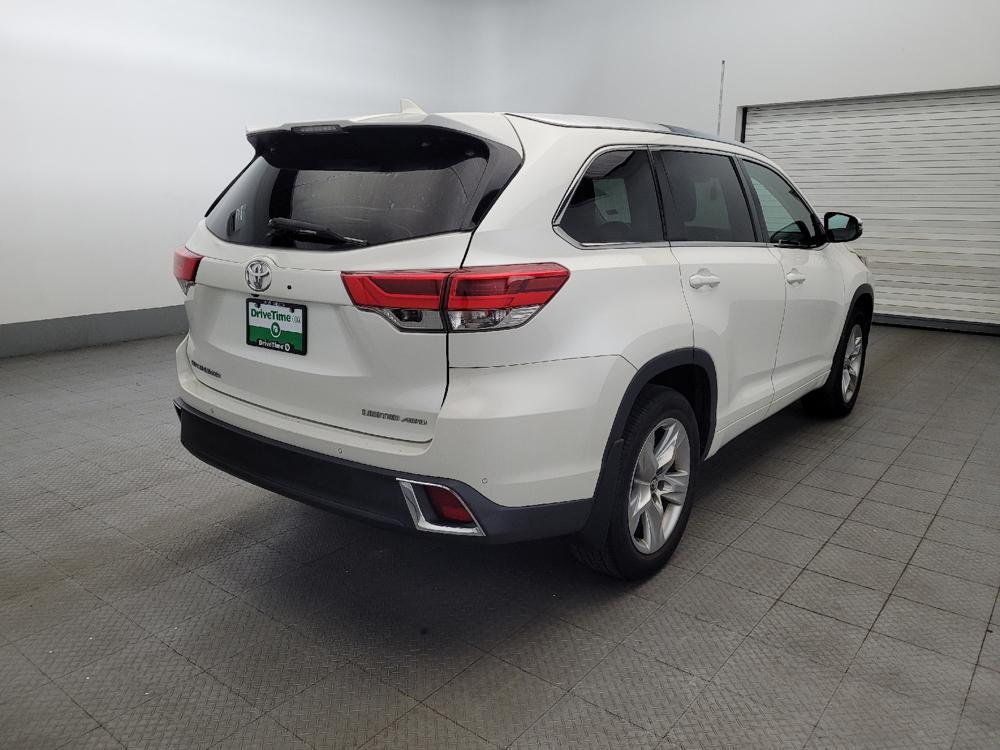 used 2017 Toyota Highlander car, priced at $23,995