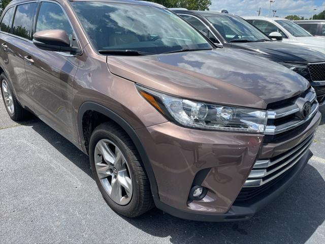 used 2019 Toyota Highlander car, priced at $28,000
