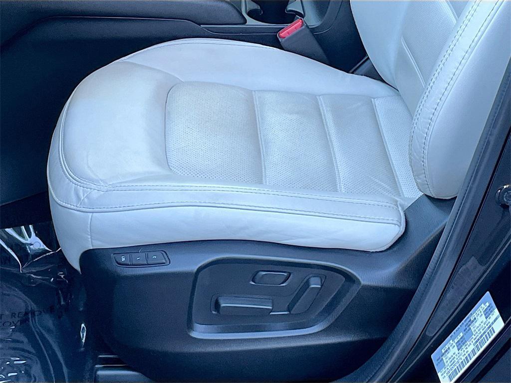 used 2023 Mazda CX-5 car, priced at $25,900
