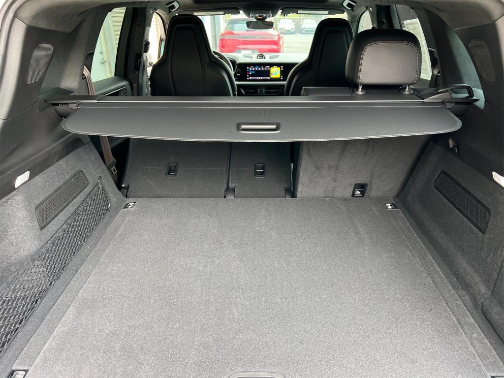 used 2025 Porsche Cayenne E-Hybrid car, priced at $169,950