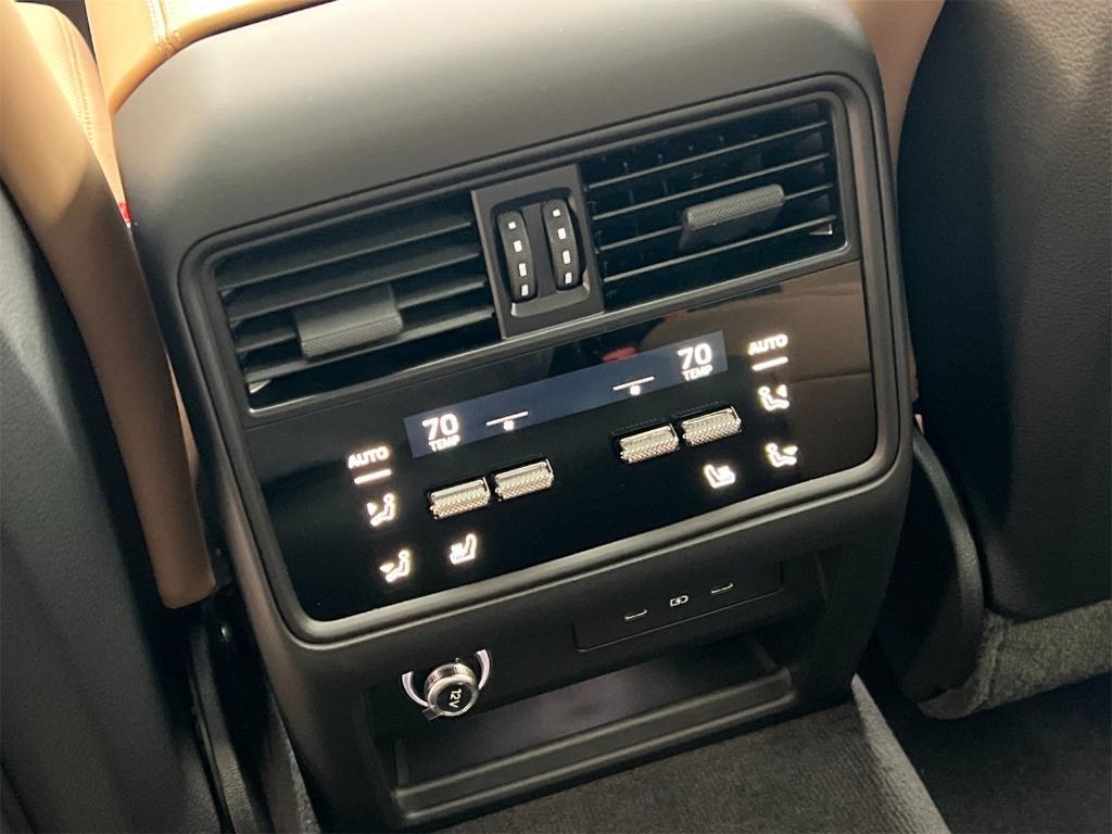 new 2025 Porsche Cayenne car, priced at $111,025