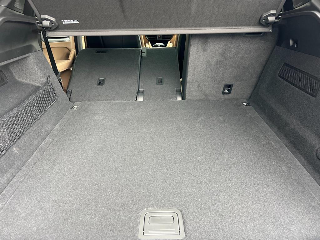 new 2025 Porsche Cayenne car, priced at $111,025