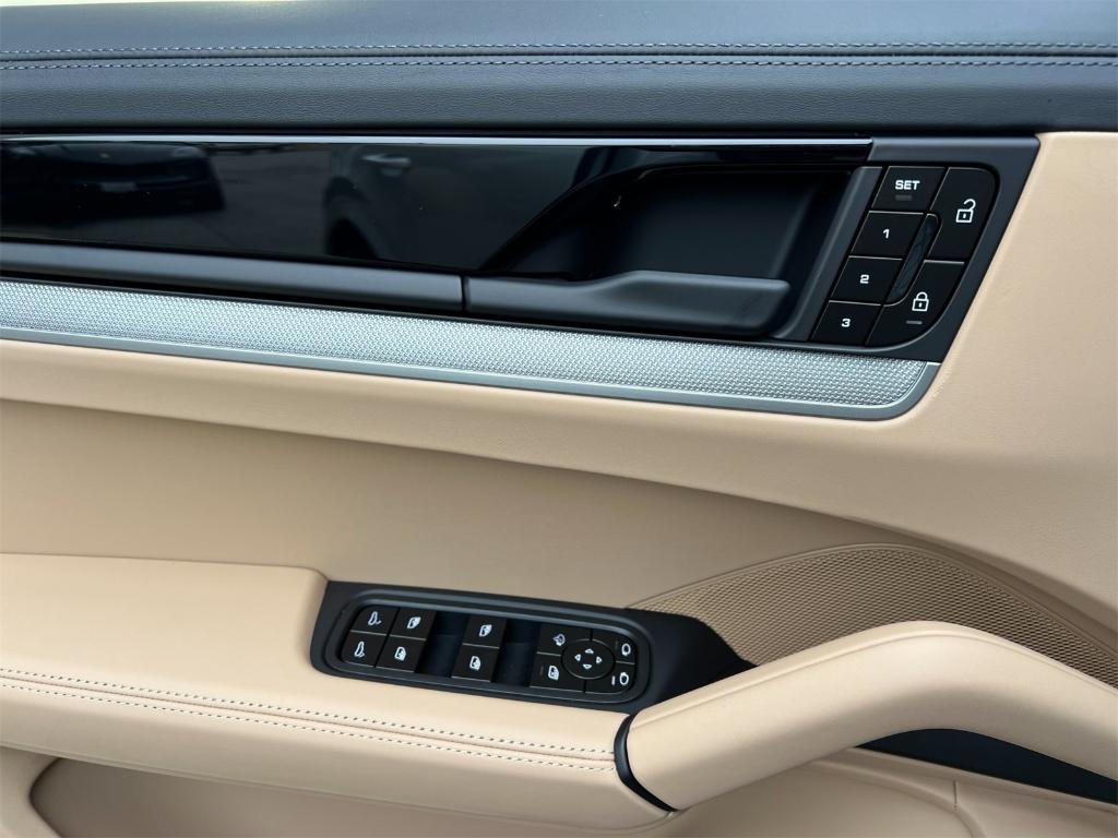 new 2025 Porsche Cayenne car, priced at $111,025