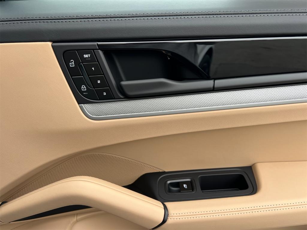 new 2025 Porsche Cayenne car, priced at $111,025