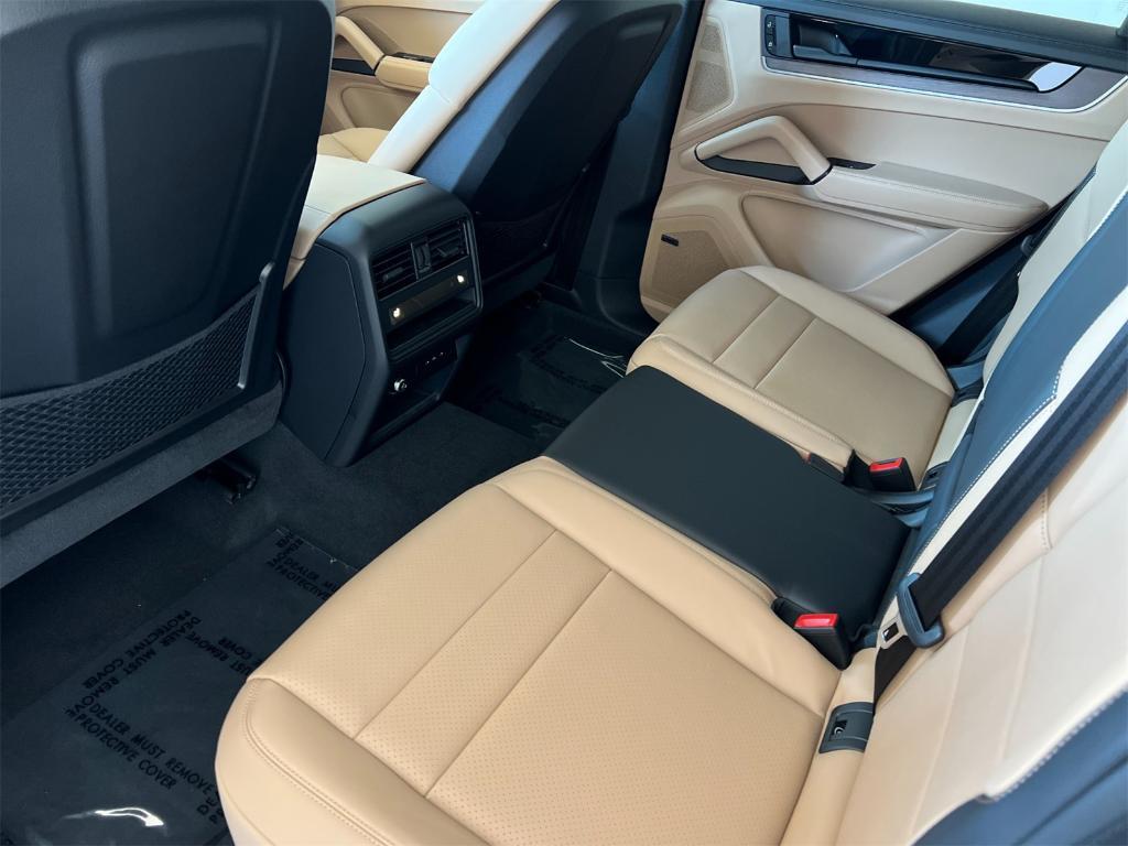 new 2025 Porsche Cayenne car, priced at $102,685