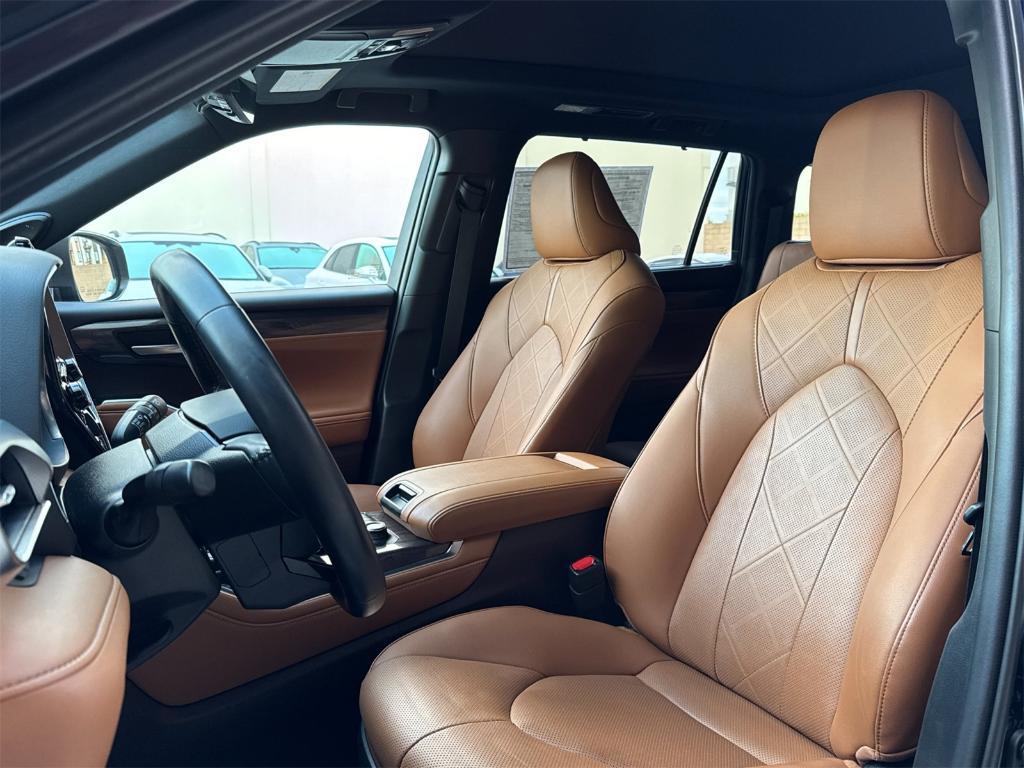 used 2020 Toyota Highlander car, priced at $37,979