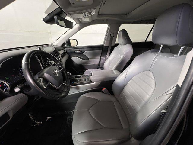 used 2022 Toyota Highlander car, priced at $32,500
