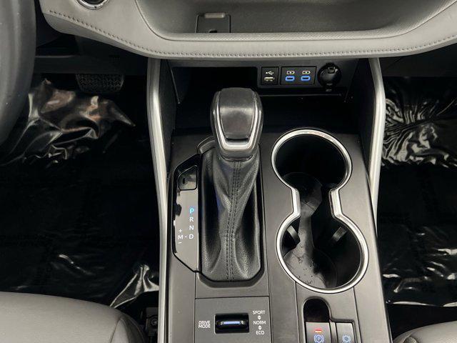 used 2022 Toyota Highlander car, priced at $32,500