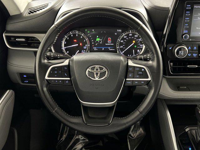 used 2022 Toyota Highlander car, priced at $32,500