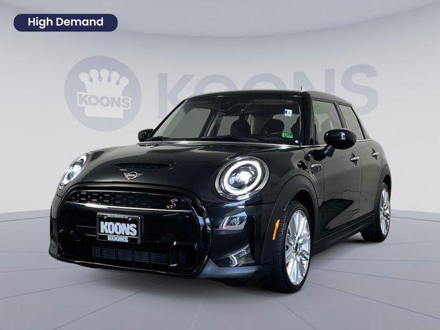 used 2024 MINI Hardtop car, priced at $24,488