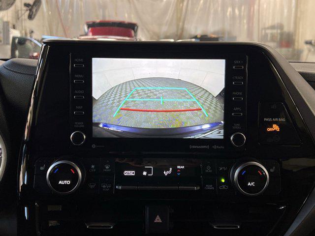 used 2022 Toyota Highlander car, priced at $32,500